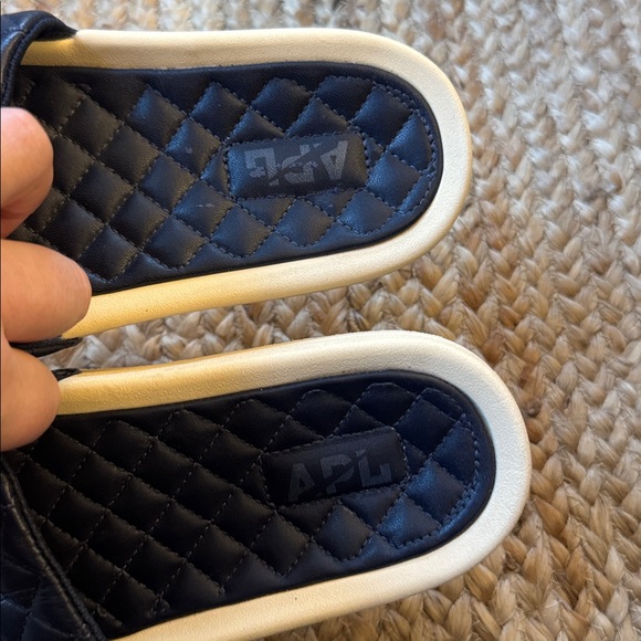 APL US 9 Lusso Slide Navy Blue Quilted Sandals - Picture 2 of 5